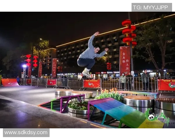 武汉街舞队的蜕变之旅极限运动嘉年华的精彩瞬间与挑战