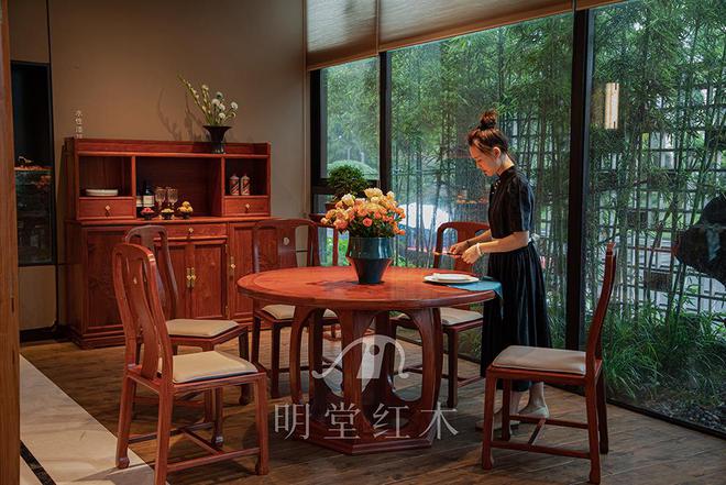 wns888威尼斯红木家具传承典范！揭秘中国红木家具10大品牌你的心仪之选在这！(图3)